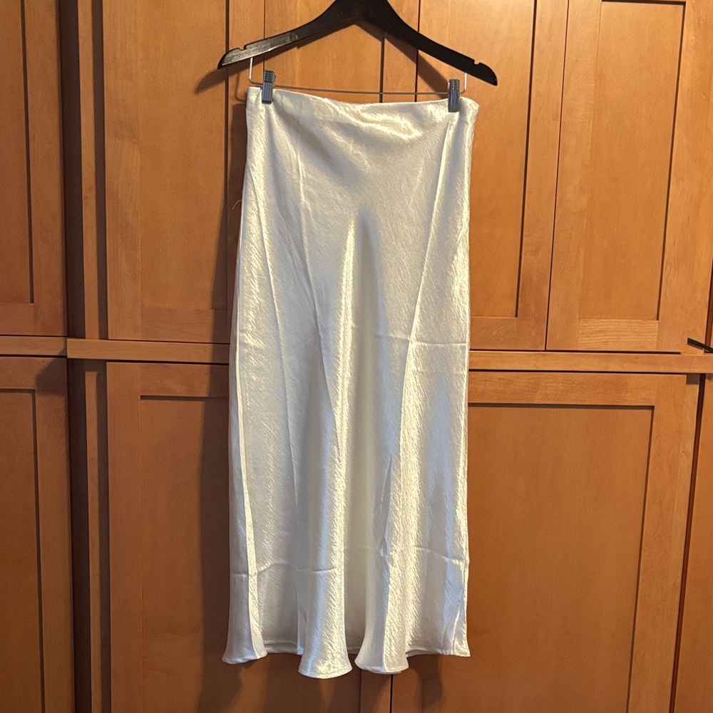 NEW with tags- Francesca's Collections Ivory Satin Maxi Skirt